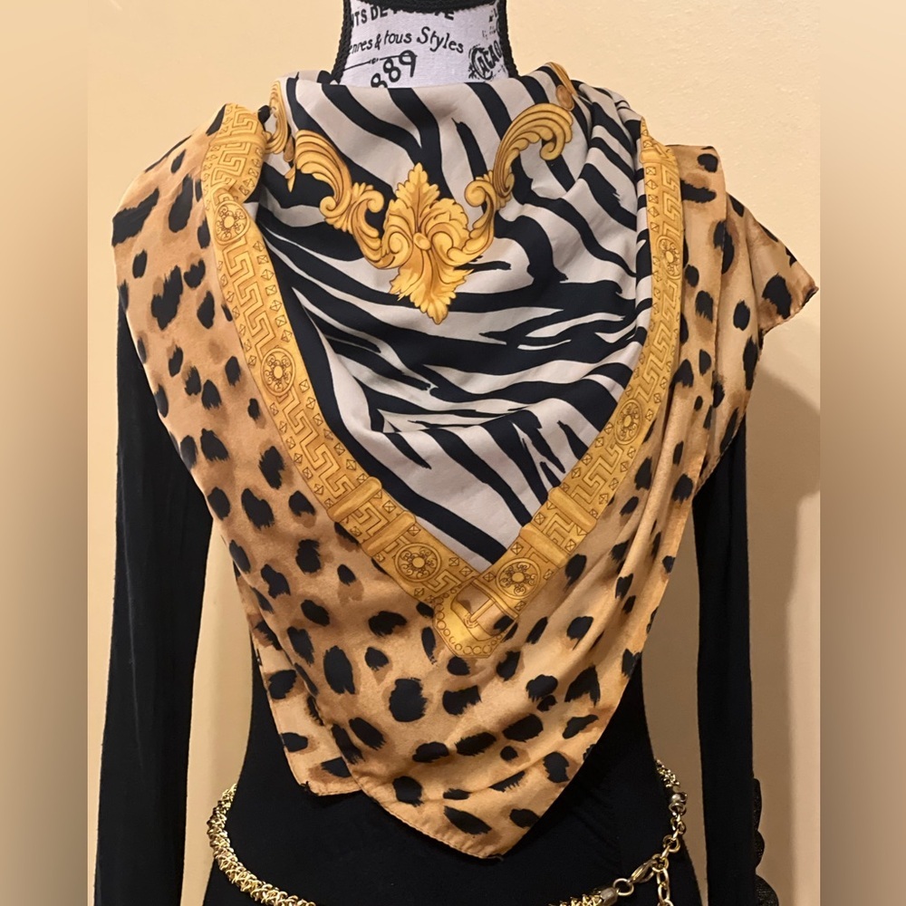 Baar & Beards vintage Baroque Animal Print Gold Black Scarf Handkerchief Italy